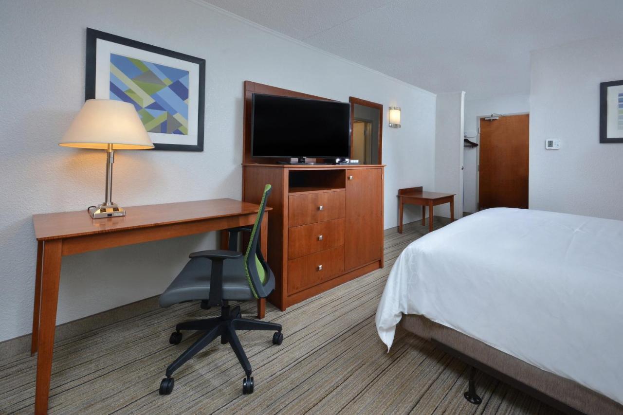 Express By Ihg Hotel 2*