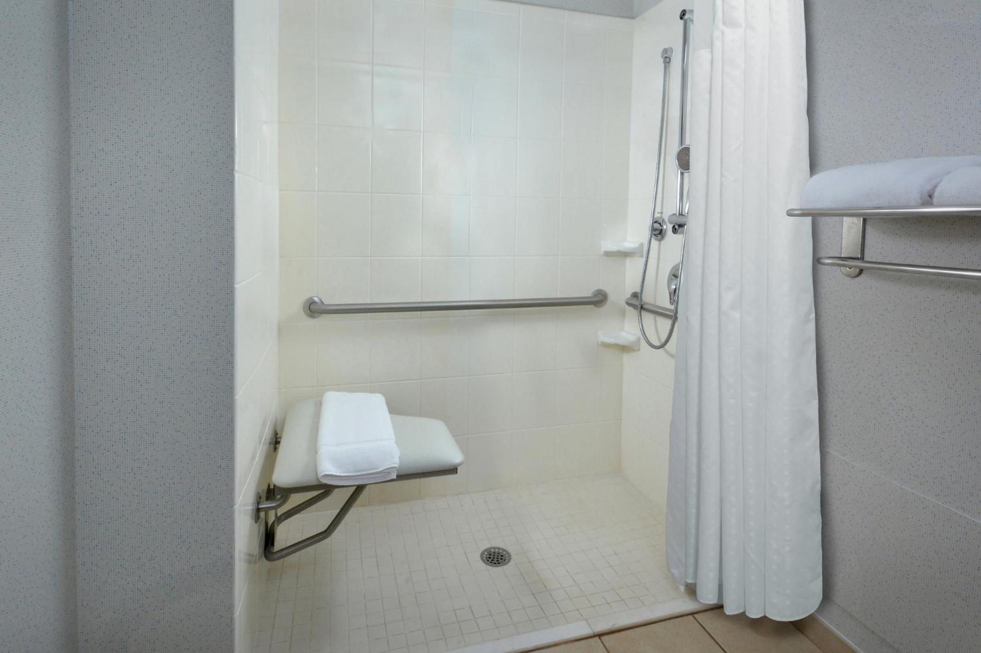 Hotel Express By Ihg Lynchburg