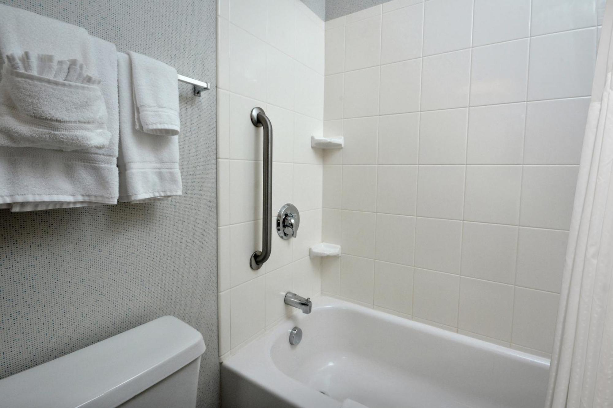 Express By Ihg Hotel