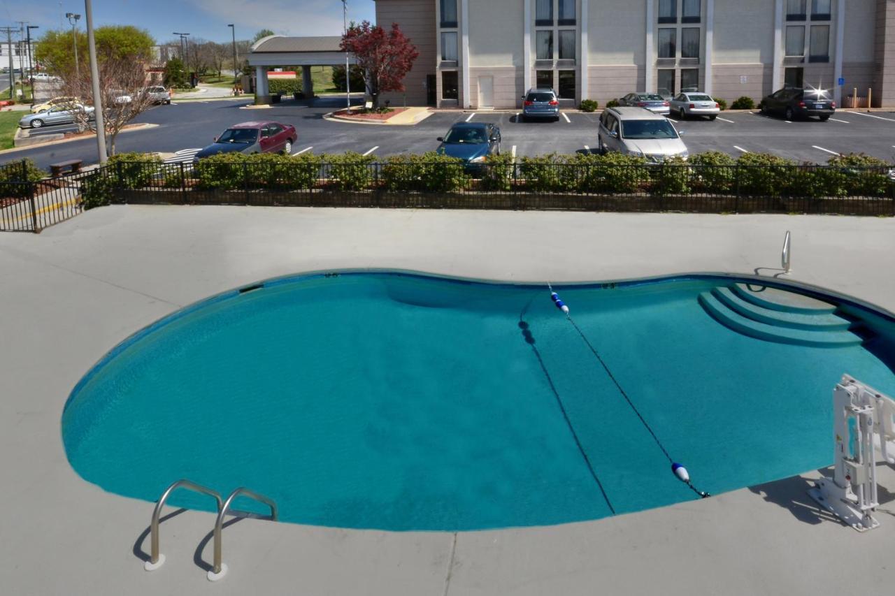 Express By Ihg Hotel Lynchburg